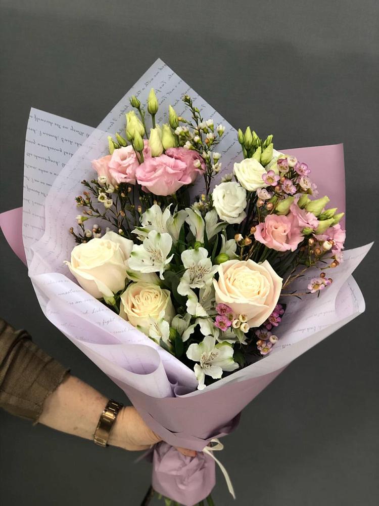 Букет цветов из: Альстромерии, Розы и Лизиантусы в Верейке