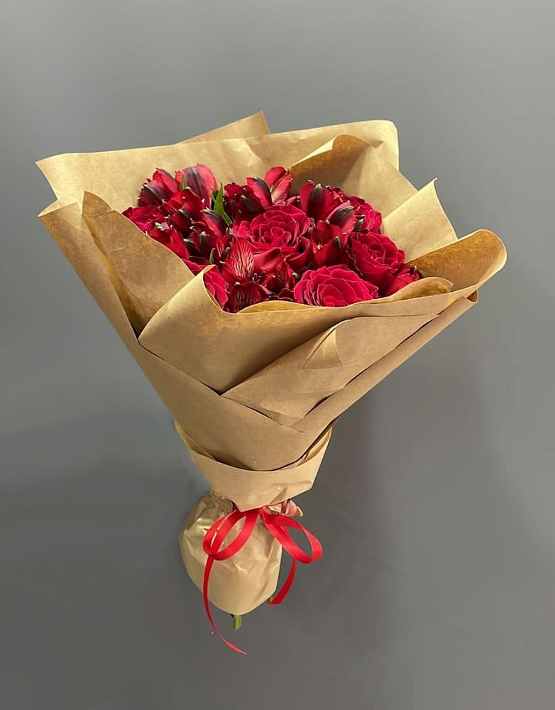 Букет цветов из: Альстромерии и Розы в Верейке