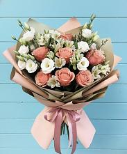 Букет цветов из:  Розы, Альстромерии и Лизиантусы #REPLACE_PRED# Верейке