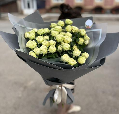 Букет Белые кустовые розы Солинеро в Верейке