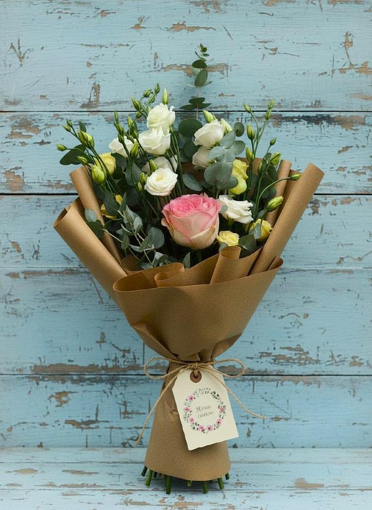 Букет цветов из: Розы и Лизиантусы в Верейке