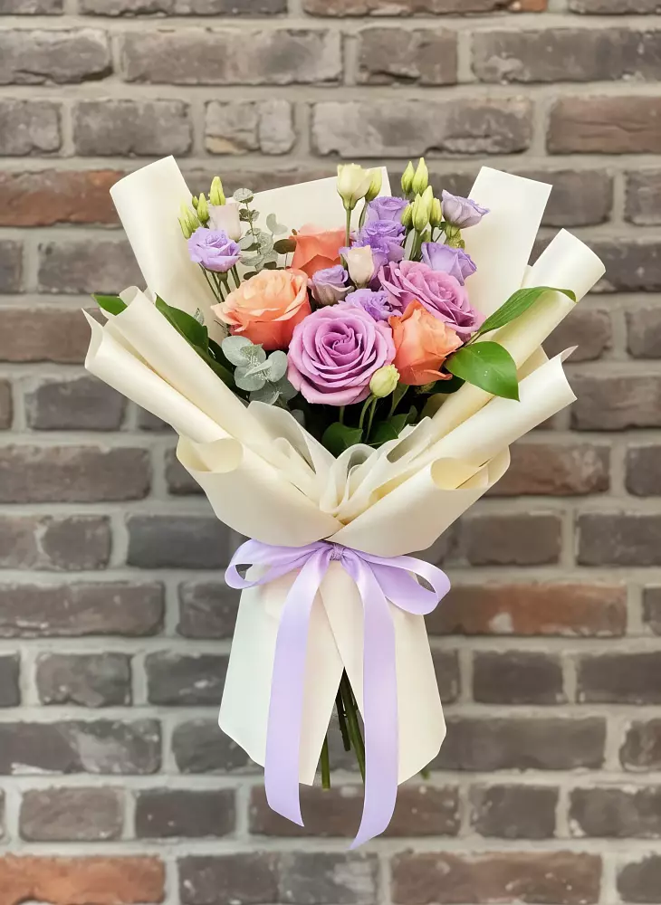 Букет цветов из: Лизиантусы и Розы в Верейке