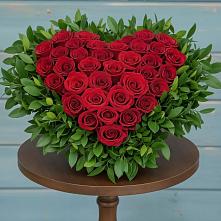 Цветочная композиция из Розы в виде сердца в Верейке