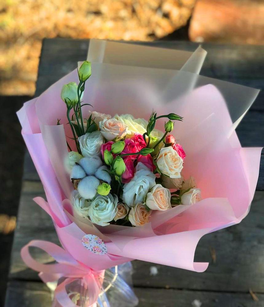 Букет цветов из: Розы и Лизиантусы в Верейке