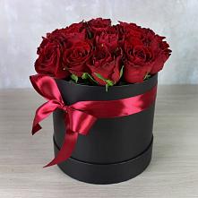 Цветочная композиция из Розы в шляпной коробке в Верейке