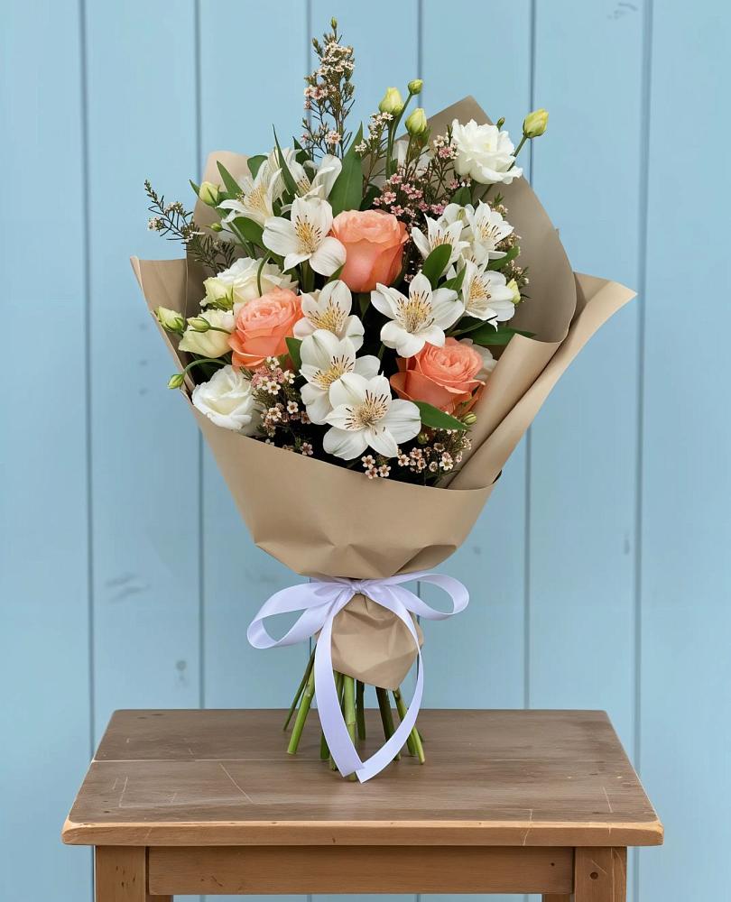 Букет цветов из: Альстромерии, Лизиантусы, Розы и Хризантемы в Верейке